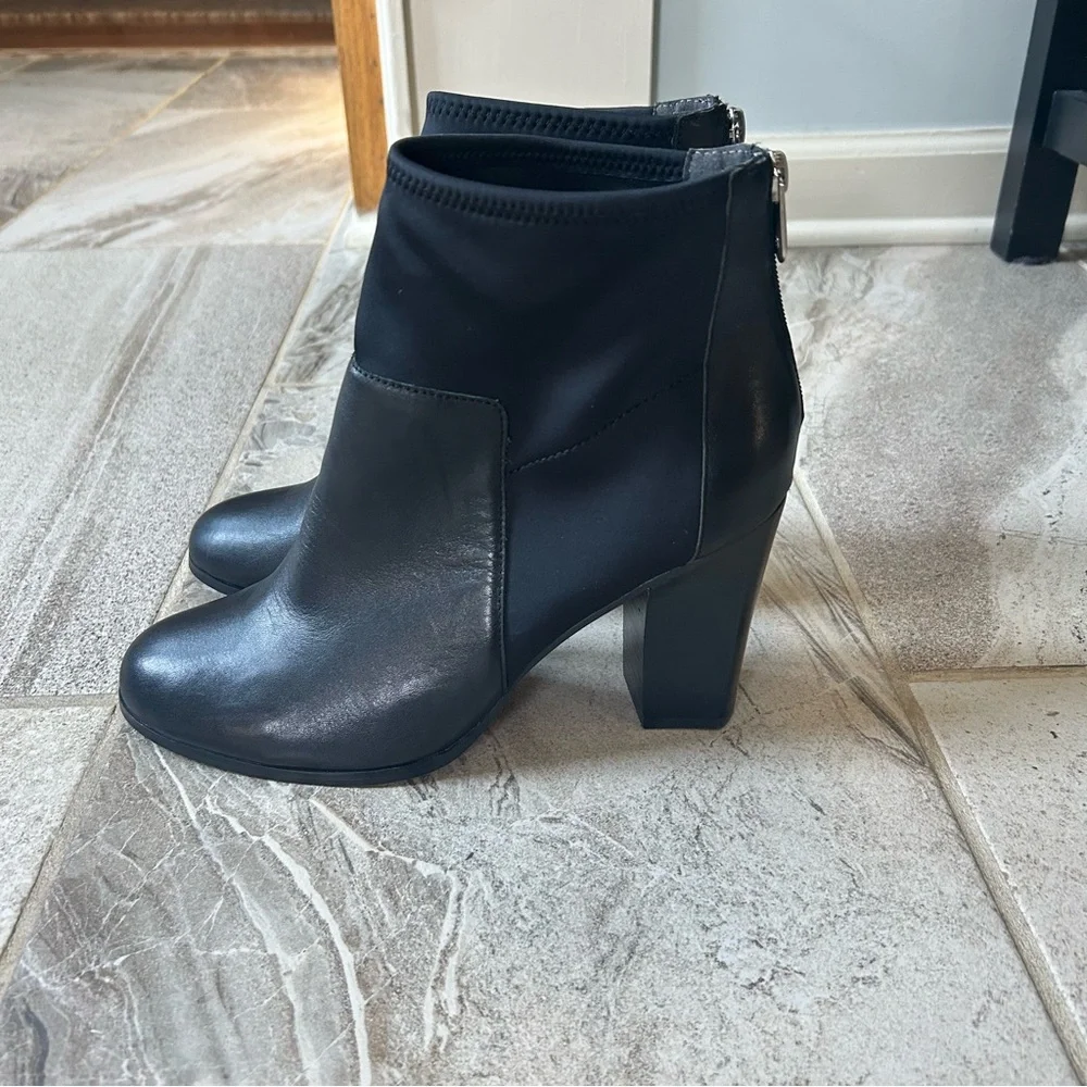 NWOB Adrienne Vittadini Ratti Black Leather Block Heel Ankle Boots, Size 10M